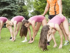 18, デカ尻, デカチン, フェラチオ, バック, 女 人男 人, ガリガリ, ティーン