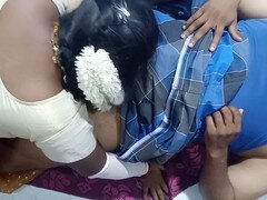 Doigter, Indienne, Embrassement, Mature, Seins naturels, Suçant