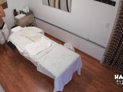 Asiatisch, Blasen, Braunhaarige, Handjob, Massage, Reif, Öl, Realität