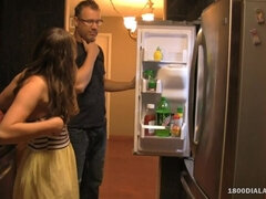 Grosse titten, Blasen, Braunhaarige, Geschnappt, Mutti, Schlampe, Flotter dreier, Spielzeuge