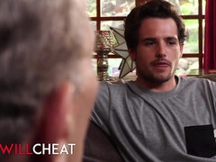 Tussi, Grosser arsch, Grosse titten, Blasen, Paar, Kehlenfick, Milf, Titten