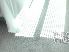 18 ans, Amateur, Incroyable, Sucer une bite, Brunette brune, Fille latino, Petite femme, Chatte