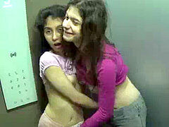Amateur, Bisexual, Corridas, Corridas faciales, Ffm, Lesbiana, Al aire libre, Público