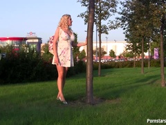 Блондинки, Писсинг, На публике, Соло