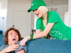 Жопа, Минет, Поцелуи, Лизание, Киски, Чулки, Молоденькие, Сиськи