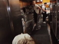 18, フェラチオ, 茶髪の, ぶっかけ, 顔射, グループ, ピアス, スペルマ