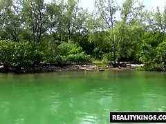 Анальный секс, Большой член, Бикини, Минет, Оргазм, На природе, Молодые и анал, Сиськи