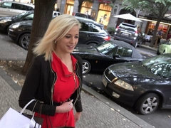 Cul, Blonde, Voiture, Doigter, Branlette thaïlandaise, Masturbation, Rasée, Adolescente