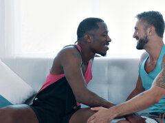 Noire, Gorge profonde, Queue, En levrette, Homosexuelle, Hard, Interracial, Mouillée