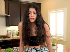 18 años, Mamada, Verga enorme, Latina, Estrella porno, Sexo fuerte, Falda, Adolescente