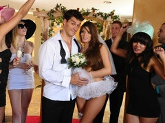 Gros cul, Grosse bite, Sucer une bite, Plantureuse, En levrette, Énorme, Chevaucher, Nénés