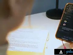 Hundestellung, Hd, Lesbisch, Natürlichen titten, Muschi, Realität, Rau, Strapon