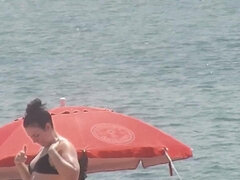 Strand, Grosser arsch, Grosse titten, Selbstgemacht, Milf, Im freien, Öffentlich, Spanner