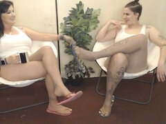Tan pantyhose foot fetish with crossed legs and some playful shoe dangling