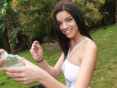 Culo grande, Verga grande, Tetas grandes, Mamada, Morena, Al aire libre, Pequeña, Flaco