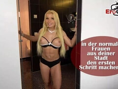 Blasen, Braunhaarige, Hundestellung, Europäisch, Fingern, Reif, Milf, Tätowierung