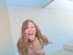 En gros plan de très près, Extrême, Masturbation, Monstre, Orgasme, Public, Solo, Jouets