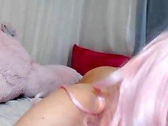 Cute babe fucking and rubbing pussy with vibrator
