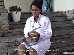 Tetas grandes, Sexo duro, Cocina, Público, Tetas