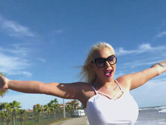 Nana, Gros cul, Gros seins, Blonde, Plantureuse, Hard, De plein air, Chevaucher