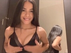 Fingering orgasm, se viene a chorros, novinha de 18 anos