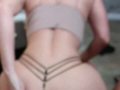 Grosse titten, Sporthalle, Hd, Milf, Mutti, Muskel, Pov, Tätowierung