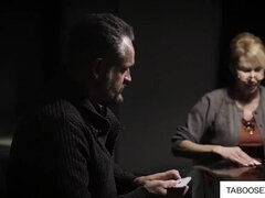 Arsch, Blasen, Grossvater, Küssen, Lesbisch, Schwestern, Jungendliche (18+), Flotter dreier