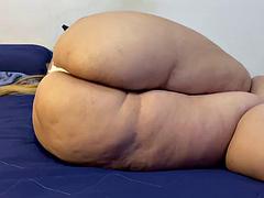 I Catch My Stepmom Soraya Naked in My Bed! Her Big Ass Is Perfect!