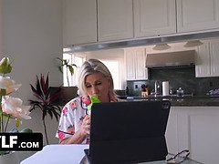 Gros cul, Gros seins, Blonde, Tir de sperme, Film complet, Branlette thaïlandaise, Chatte, Belle mère