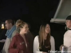 18 jahre, Arsch, Studentin, Fetisch, Schulmädchen, Schlampe, Scherzbold, Flotter dreier