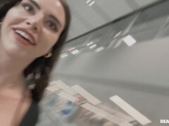 Leie, Erstaunlich, Grosse titten, Blasen, Braunhaarige, Auto, Masturbation, Pov