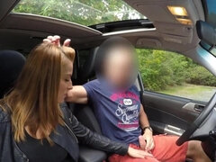 Leie, Arsch, Blasen, Auto, Gehörnter ehemann, Europäisch, Handjob, Rotschopf