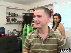 Grote mammen, Pijpbeurt, Bruinharig, Universiteit, Sperma shot, Slaapzaal, Moeder die ik wil neuken, Pornster