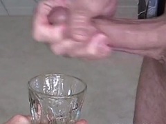 Enthousiasteling, Pijpbeurt, Sperma shot, Omie, Likken, Rijpe lesbienne, Moeder die ik wil neuken