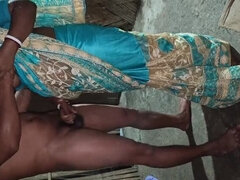 Desi Bhabhi in Hot Saree Fucks Lover at Midnight - Semadarling
