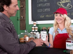 18 jaar, Grote kont, Grote lul, Blond, Pijpbeurt, Hondjeshouding, Natuurlijke tieten, Tiener