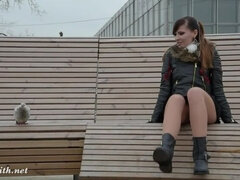 Grosser arsch, Hd, Absätze, Höschen, Strumpfhose, Öffentlich, Realität, Unter dem rock