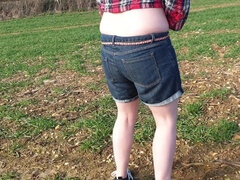 Enthousiasteling, Grote mammen, Fetisj, Hd, Spijkerbroeken, Slipje, Pissen, Openbaar