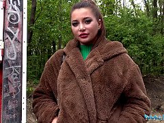 Blasen, Braunhaarige, Geile alte tussi, Milf, Mutti, Pov, Öffentlich, Muschi
