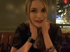 Blond, Sperma, Voetbeurt, Hakken, Zoenen, Orgasme, Spuiten, Tieten likken