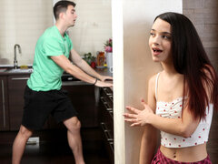 Брюнетки, Член, Европейки, Секс без цензуры, Хд, Огромный член, Сестра, Молоденькие