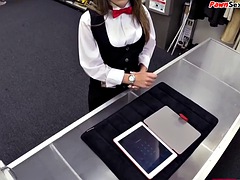 Petite pawnbroker customer fucked in the throat for easy money