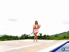 Tetas grandes, Bikini, Morena, Hd, Latina, Masturbación, Al aire libre, Piscina