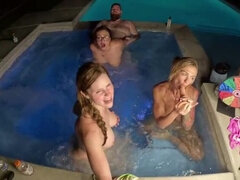 Blondine, Milf, Orgie, Pool, Rotschopf, Swingers, Tätowierung, Flotter dreier