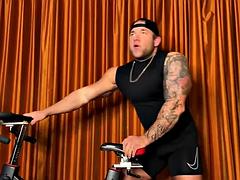 Frotting at the Gym: Amateur, Homemade  Handjob Gay Porn