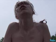 Amateur, Sucer une bite, Voiture, Nue  à poil, De plein air, Pov, Public