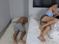 素人, 浮気者, カップル, 浮気する, 手コキする, 自家製, スカート, おもらし