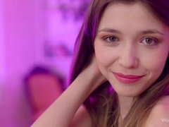 En levrette, Doigter, Béant, Branlette thaïlandaise, Masturbation, Culottes ou slips, Chatte, Rasée
