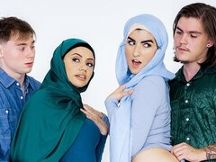 Muslim chicks Rose Darling and Nikki Slick share a nice dick