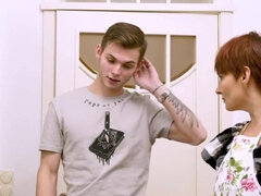 Gros seins, Rondelette, Femme couguar, Hd, Cuisine, Mature, Rousse roux, Russe